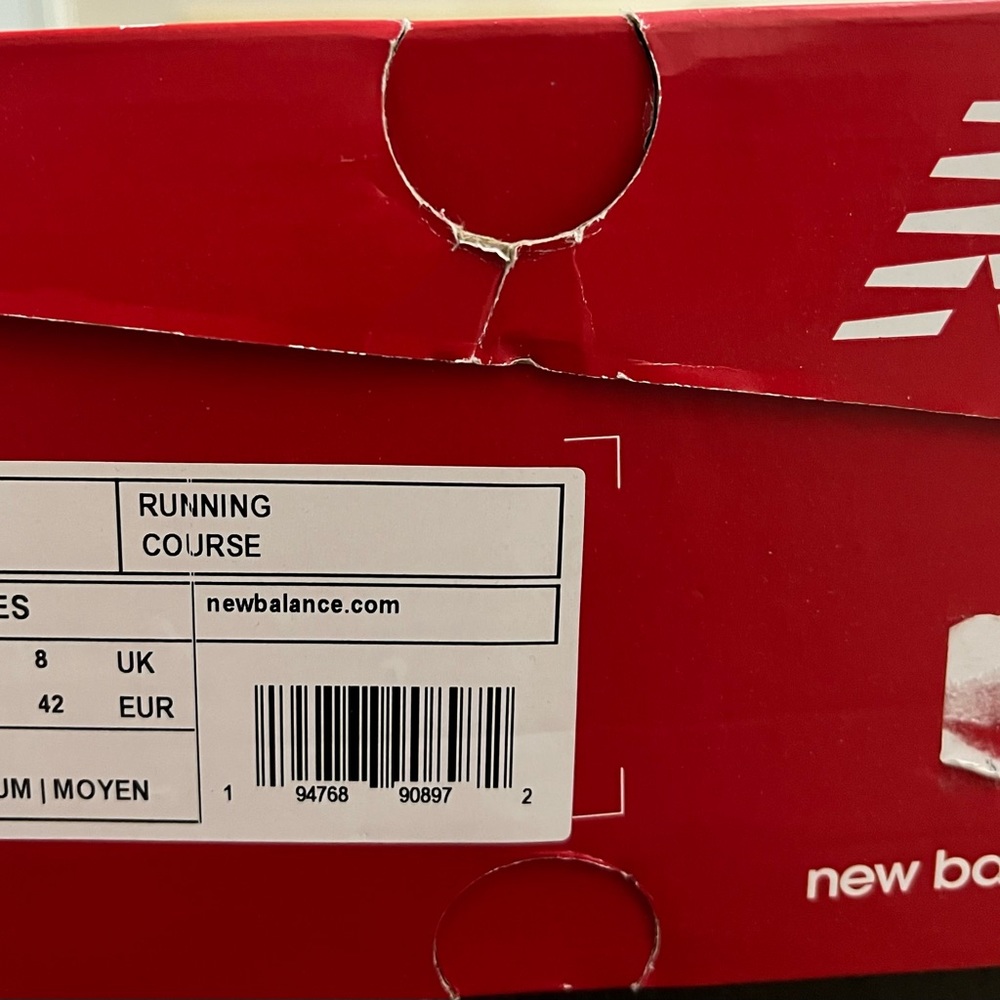 Mens NWB New Balance Sneaker - Picture 3 of 4